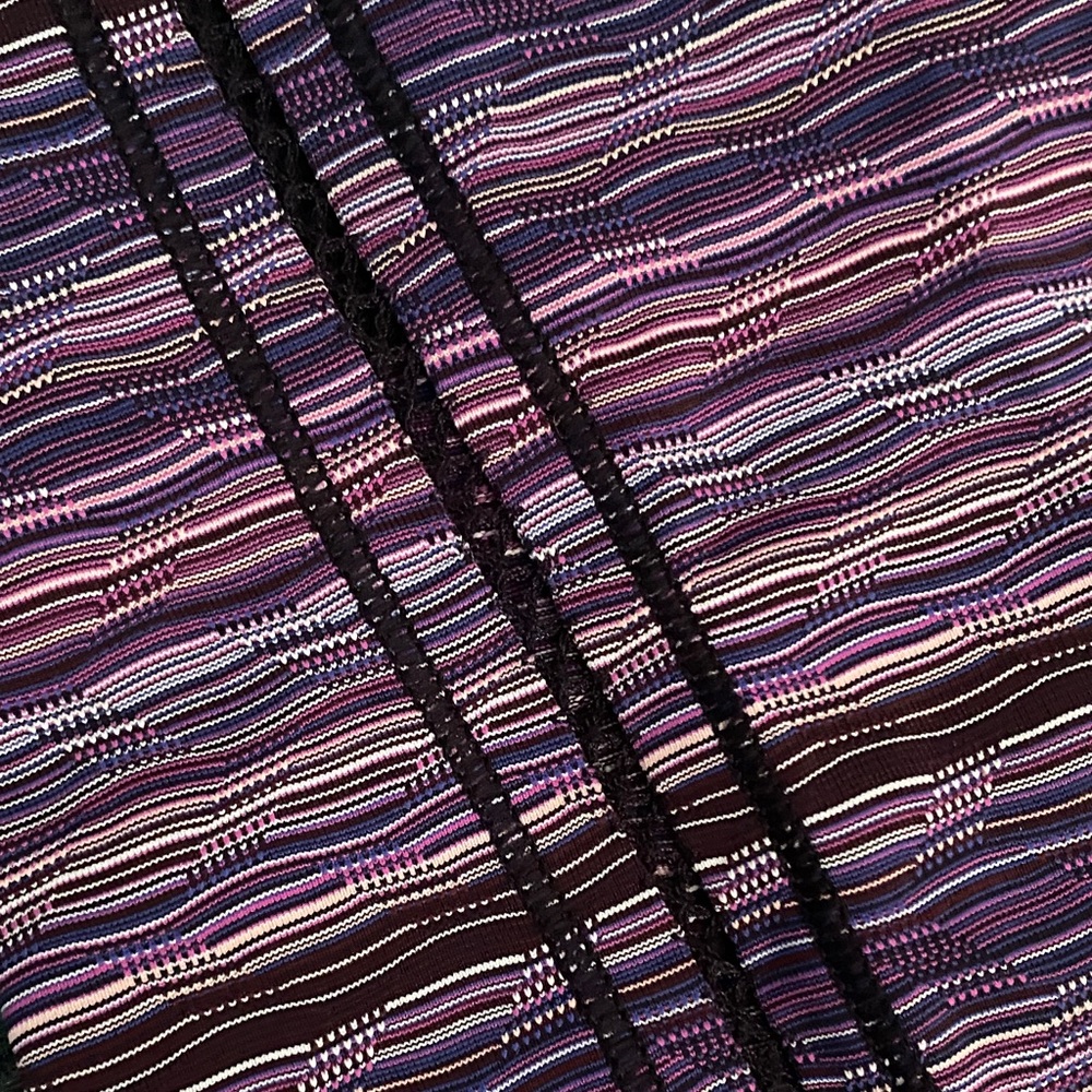 Lululemon Purple Wee Stripe
Purple Speed Crops 4 - Picture 9 of 9